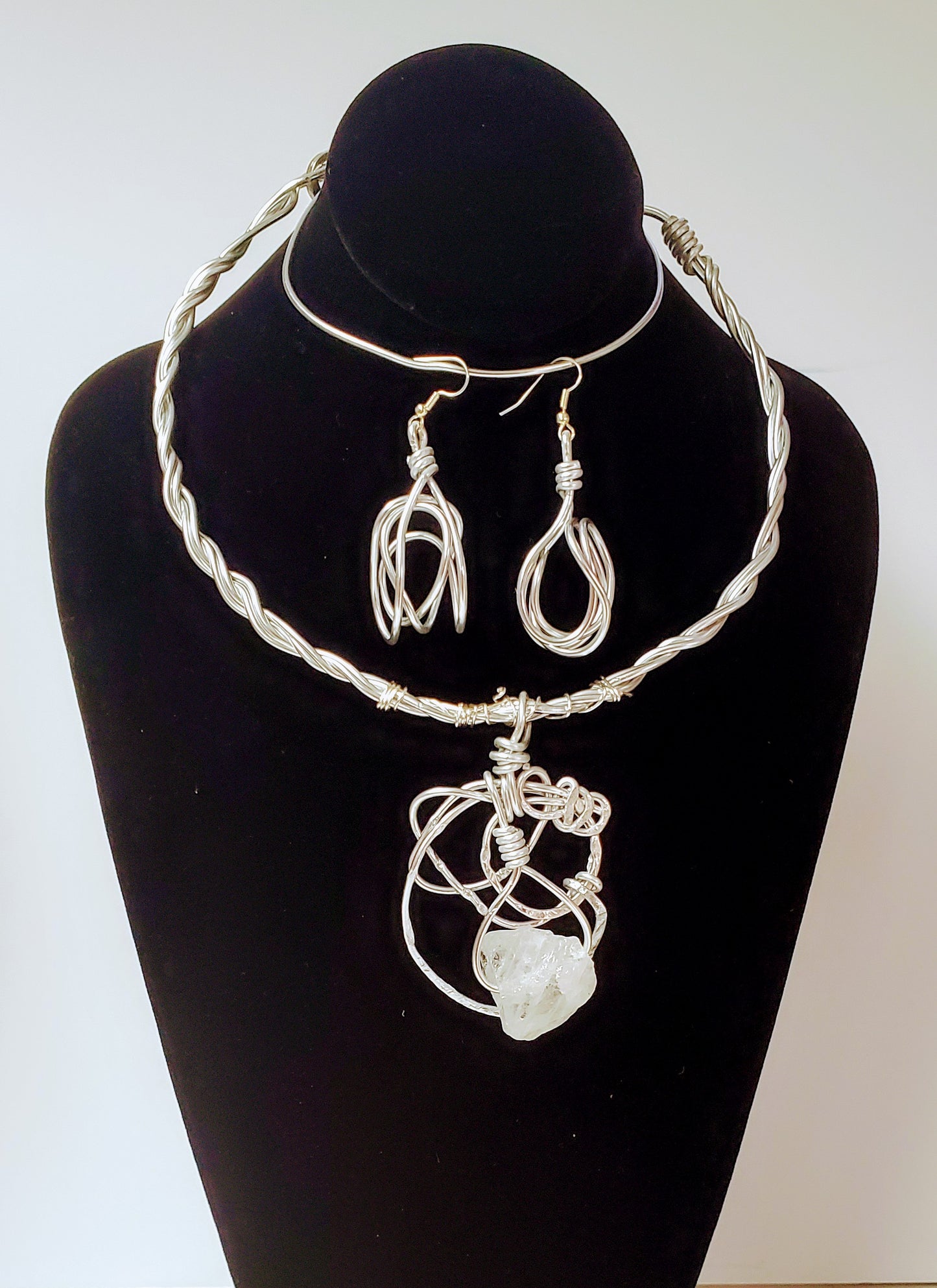 Silver quartz necklace set